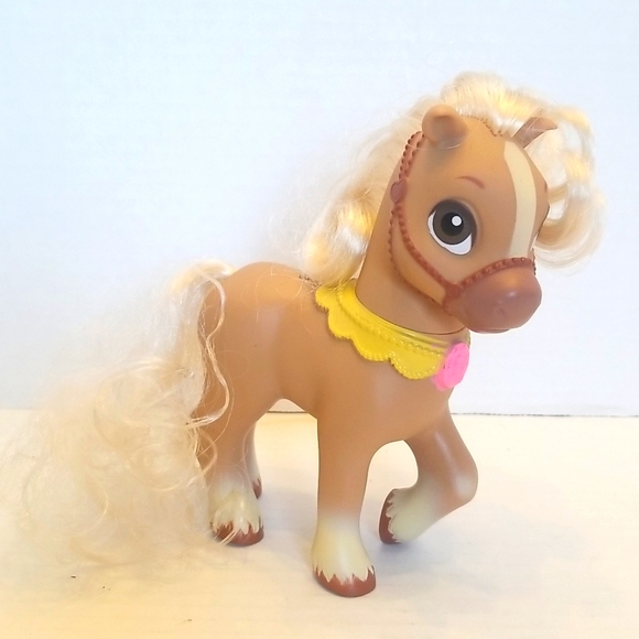 Disney Royal Petite Princess Belle Beauty Beast Pony - Picture 2 of 7